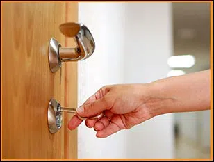 Long Beach Clifornia Locksmith Long Beach, CA 562-567-6814 - 3-apartment-lock
